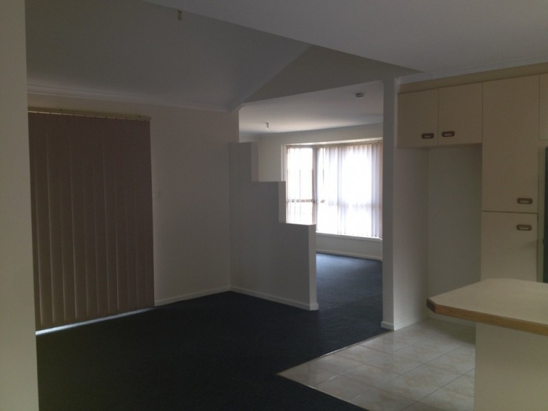 8 Kiparra Close, St Albans VIC 3021