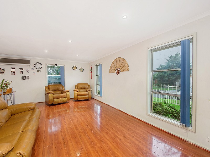 2 Taree Street, Kings Park VIC 3021