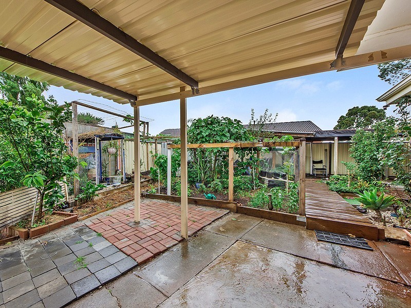 2 Taree Street, Kings Park VIC 3021