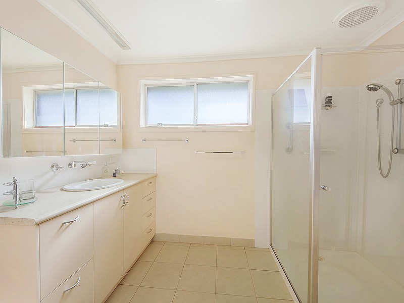 2 April Close, Albanvale VIC 3021