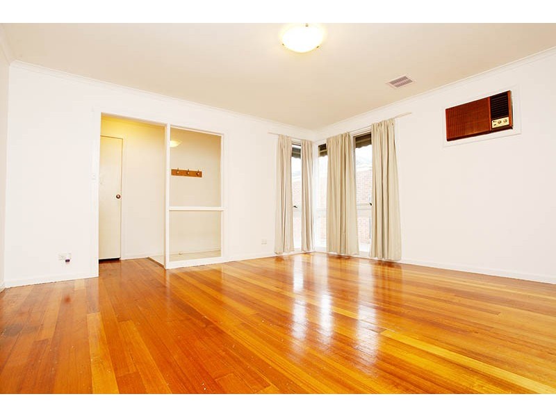 32 Winslow Crescent, Deer Park VIC 3023