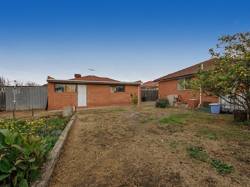 28 Manfred Avenue, St Albans VIC 3021