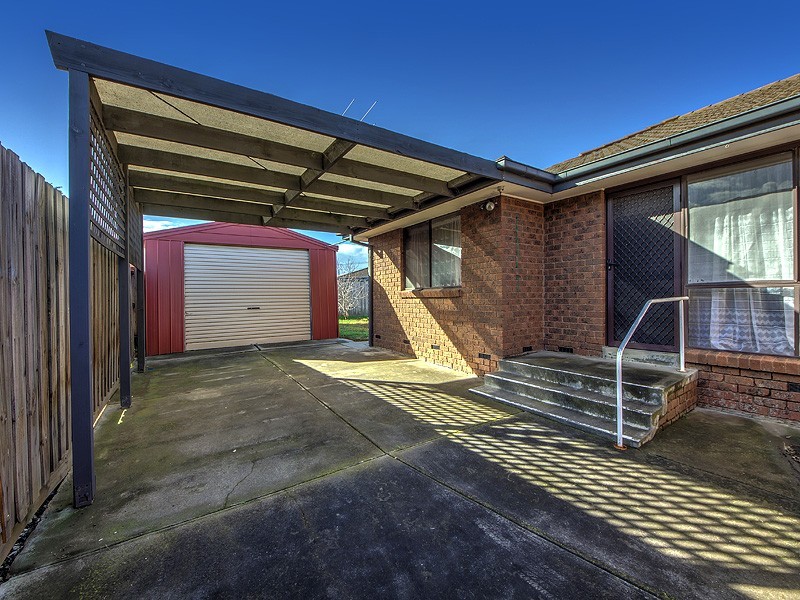 8 Clarke Avenue, St Albans VIC 3021