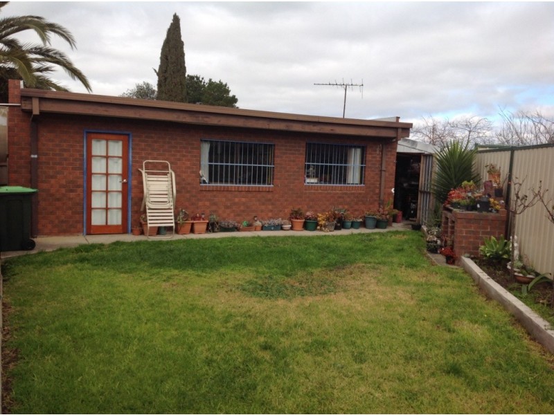 19 Pilbara Court, Kings Park VIC 3021