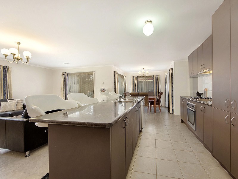 22 Heysen Parkway, Caroline Springs VIC 3023