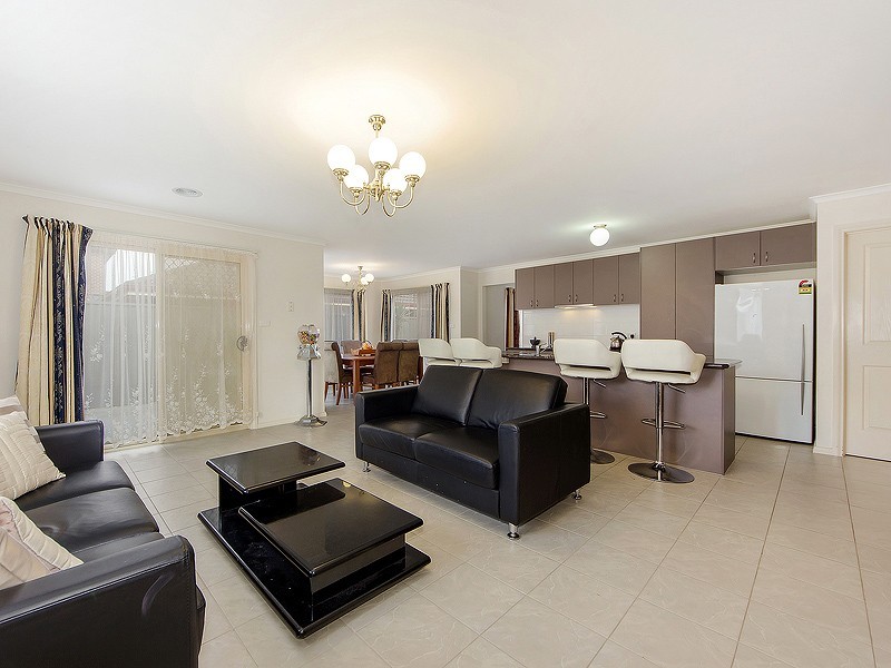 22 Heysen Parkway, Caroline Springs VIC 3023