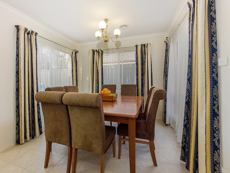 22 Heysen Parkway, Caroline Springs VIC 3023