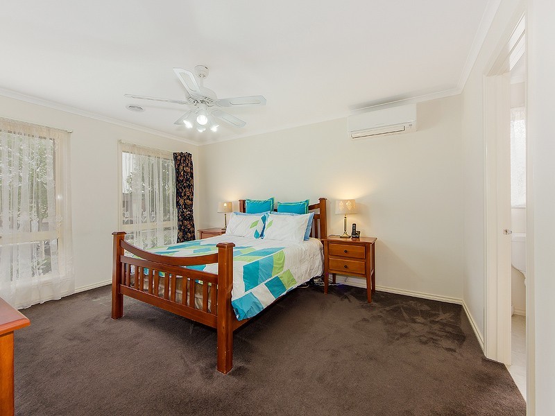 22 Heysen Parkway, Caroline Springs VIC 3023