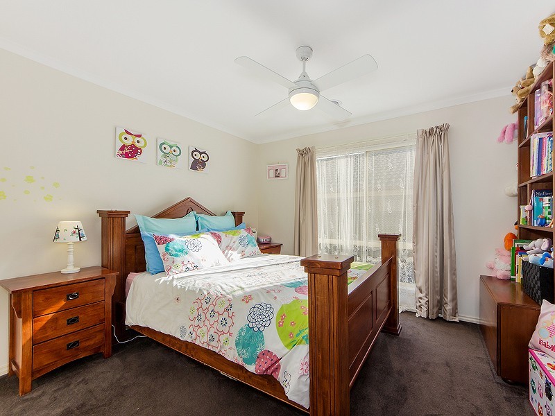 22 Heysen Parkway, Caroline Springs VIC 3023