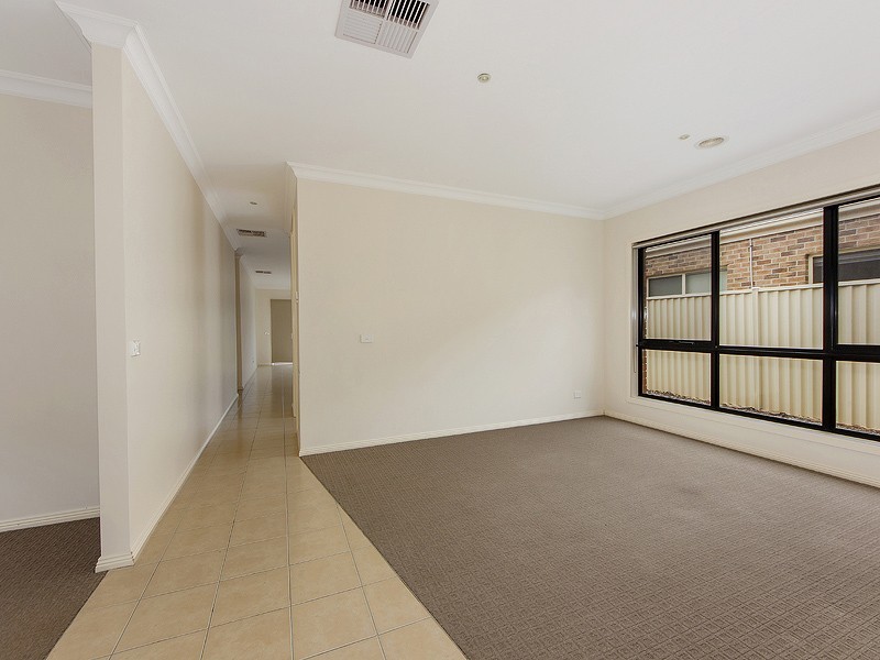 14 Minvi Terrace, Cairnlea VIC 3023