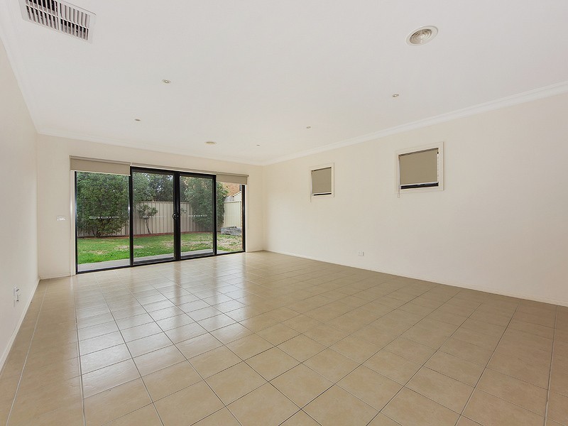 14 Minvi Terrace, Cairnlea VIC 3023