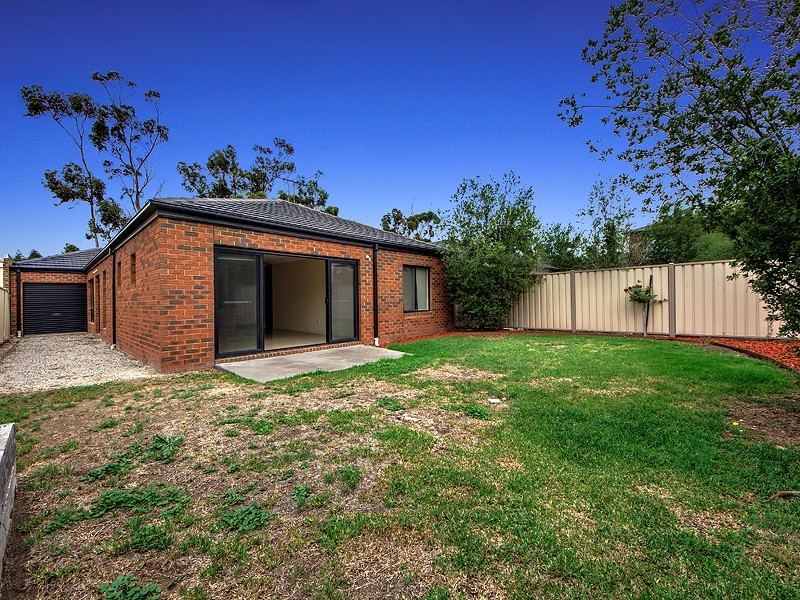 14 Minvi Terrace, Cairnlea VIC 3023