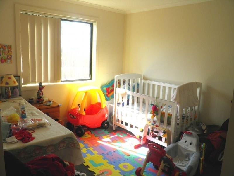 12 Feldspar Close, St Albans VIC 3021