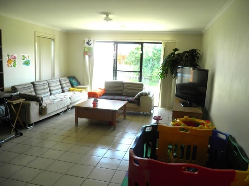 12 Feldspar Close, St Albans VIC 3021