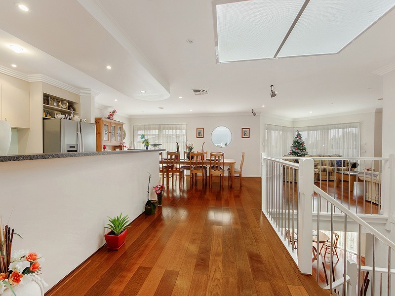 8 Clitheroe Green, Derrimut VIC 3030