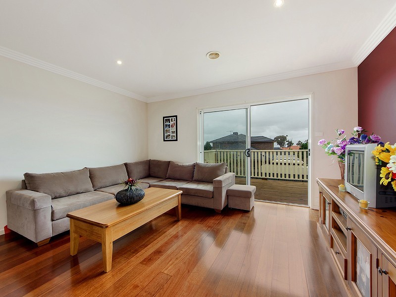 8 Clitheroe Green, Derrimut VIC 3030