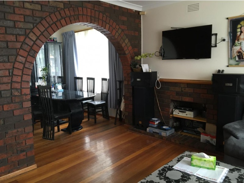 35 Mulhall Drive, St Albans VIC 3021