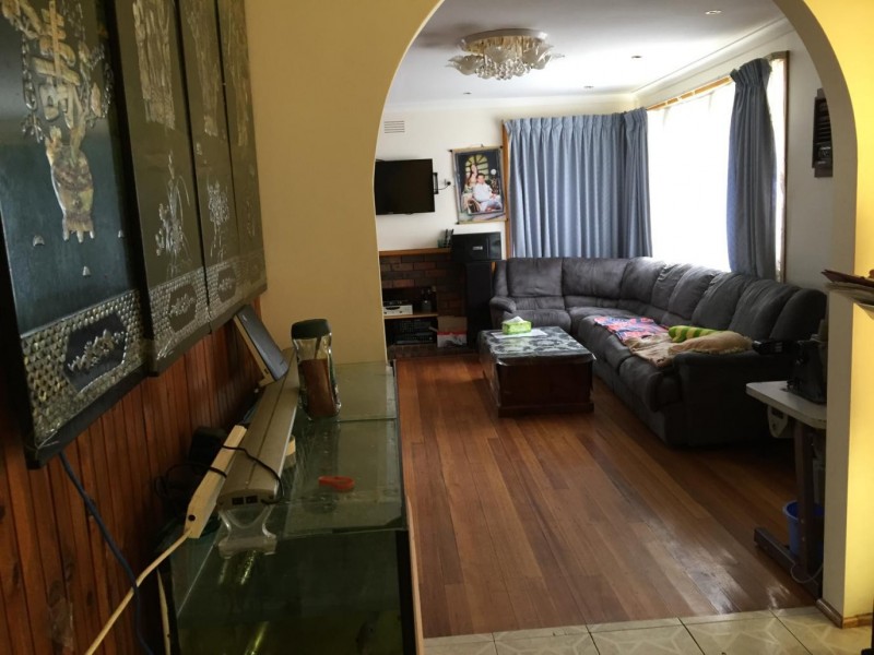 35 Mulhall Drive, St Albans VIC 3021