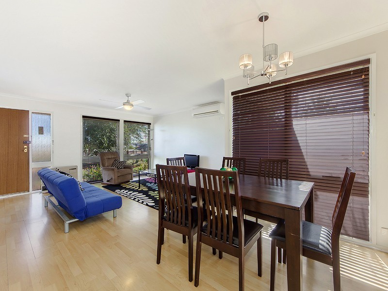 1/34 Railway Parade, Deer Park VIC 3023