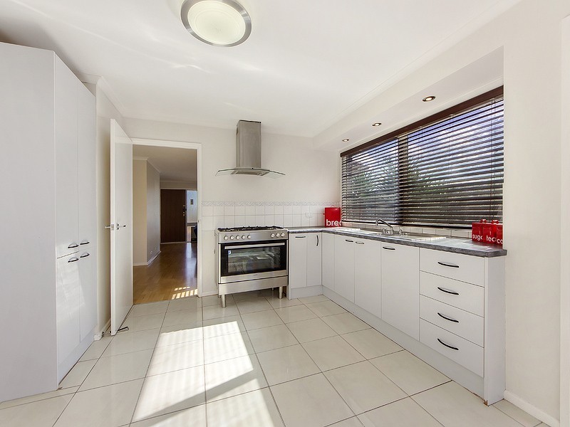 1/34 Railway Parade, Deer Park VIC 3023