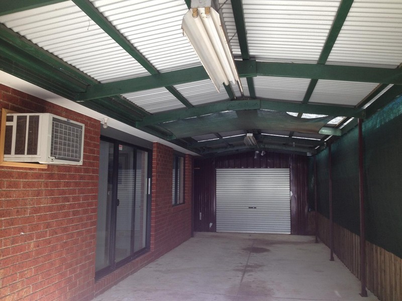 17 Yellowgum Road, Delahey VIC 3037