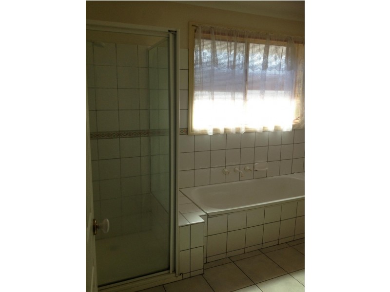 82 Lee St, Deer Park VIC 3023