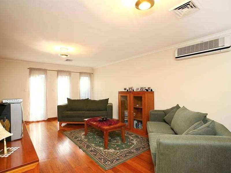 4 Wattle Ave, Kings Park VIC 3021