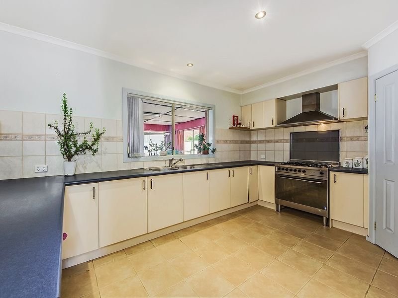 4 Solomon Drive, Cairnlea VIC 3023