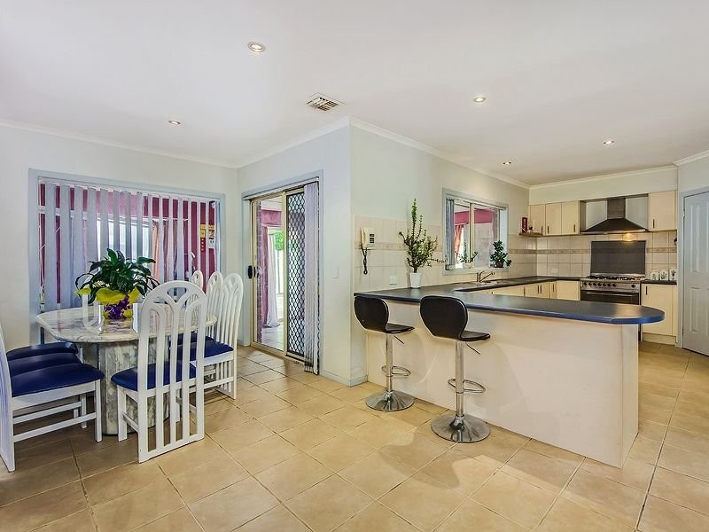 4 Solomon Drive, Cairnlea VIC 3023