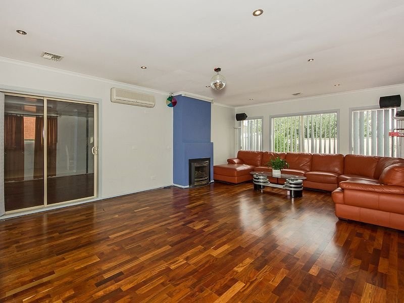 4 Solomon Drive, Cairnlea VIC 3023
