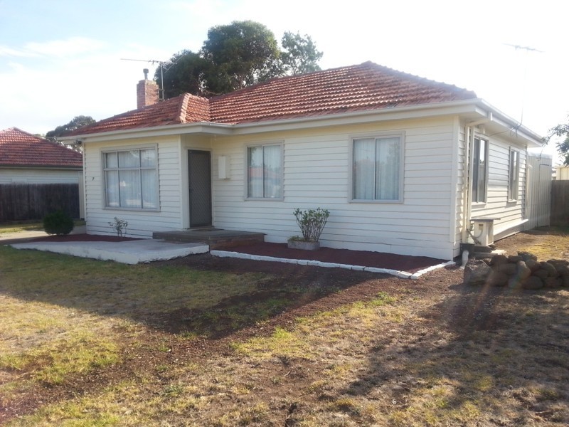 7 Welwyn Parade, Deer Park VIC 3023