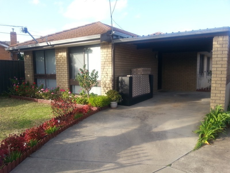 1/6 Beccles Court, St Albans VIC 3021