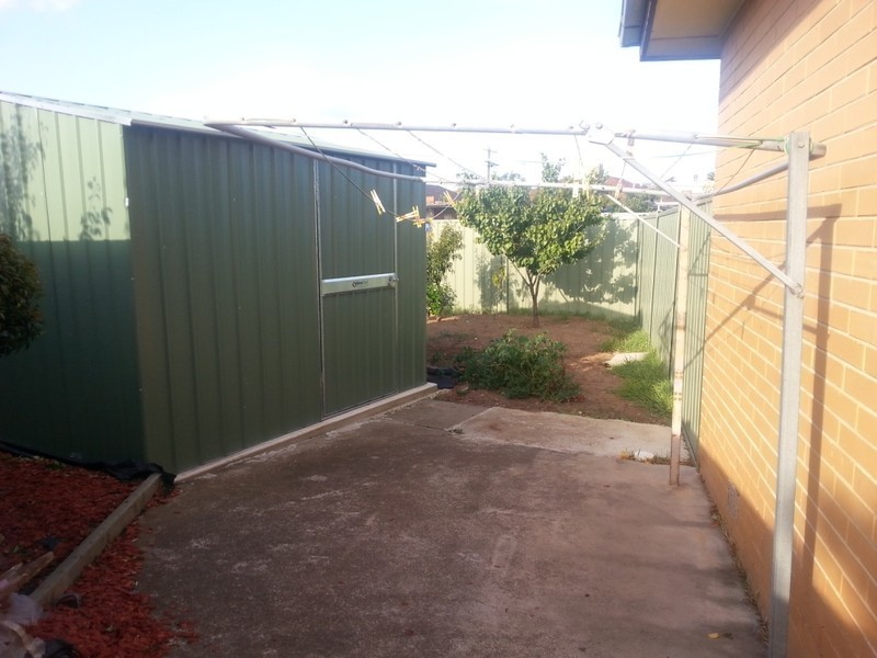 1/6 Beccles Court, St Albans VIC 3021