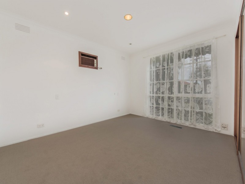 27 Rex Street, Kings Park VIC 3021