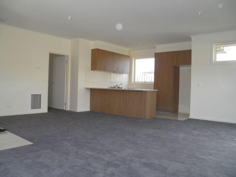 2/21 Biggs Street, St Albans VIC 3021