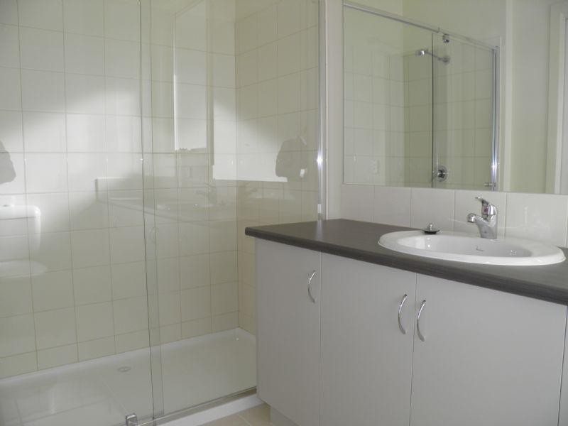 2/21 Biggs Street, St Albans VIC 3021