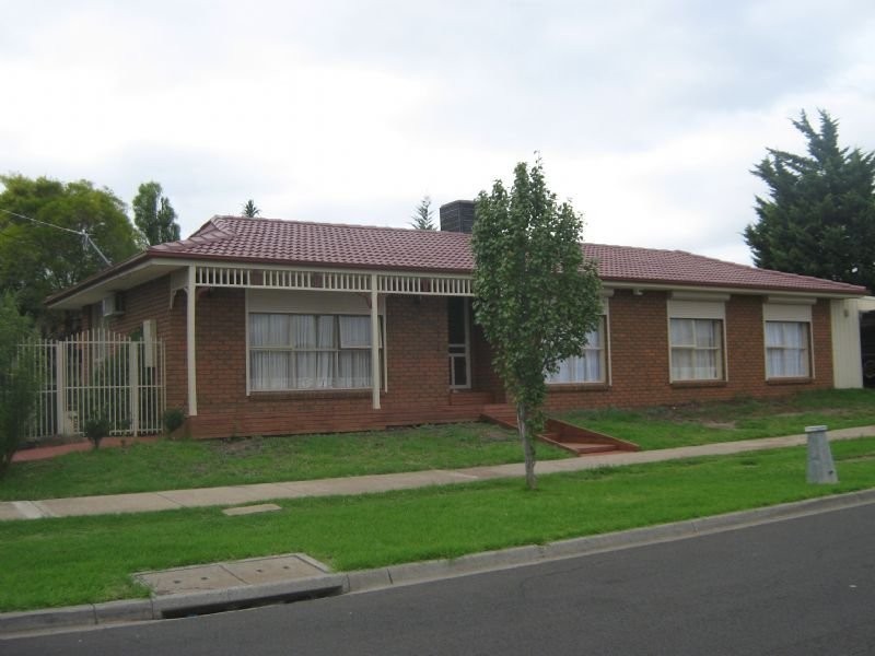 27 Axford Road, Kings Park VIC 3021