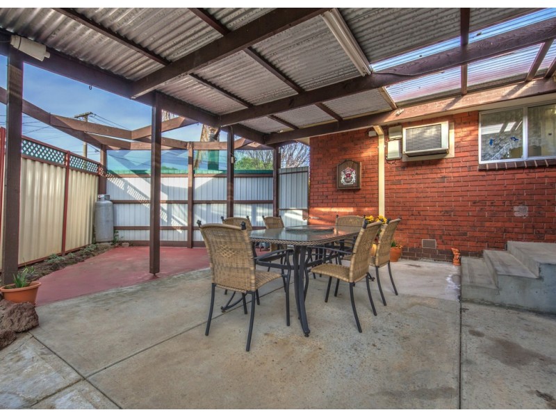 3 Acuba Close, St Albans VIC 3021