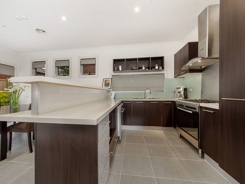 1 Aberfeldie Way, Caroline Springs VIC 3023