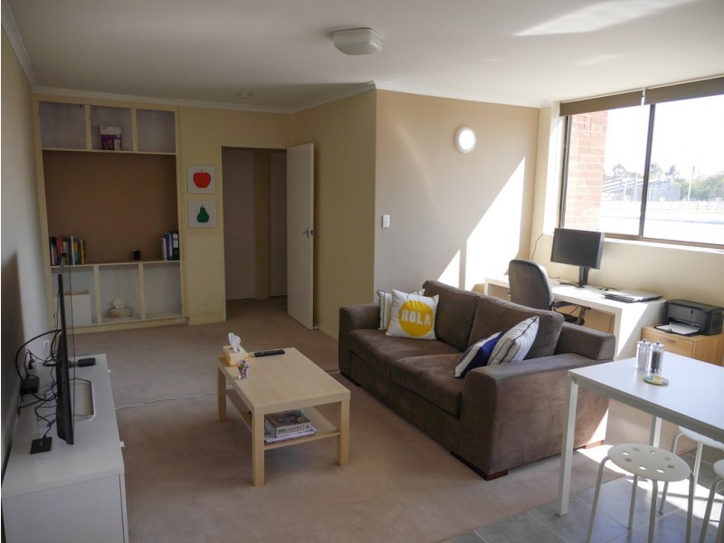 21/12 Percy Street, St Albans VIC 3021