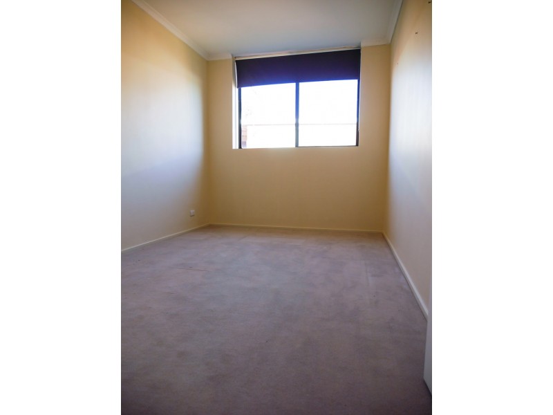 21/12 Percy Street, St Albans VIC 3021