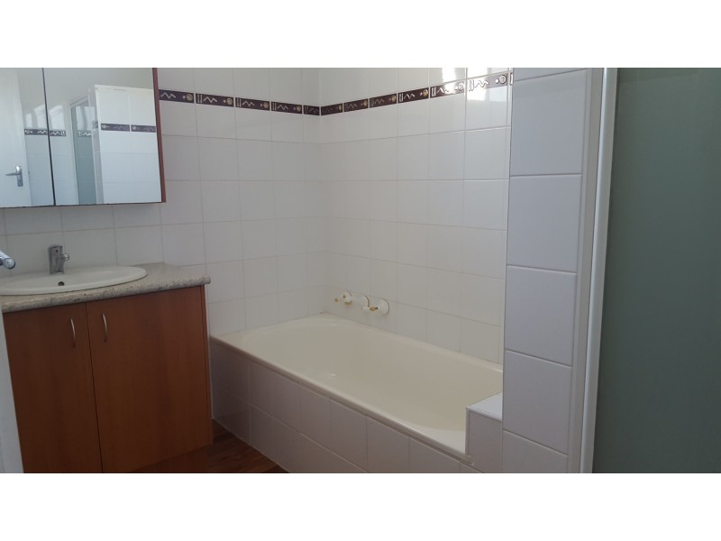 90A Leonard Avenue, St Albans VIC 3021