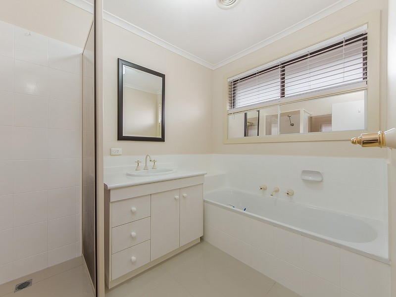 13 Baron Court, Kings Park VIC 3021