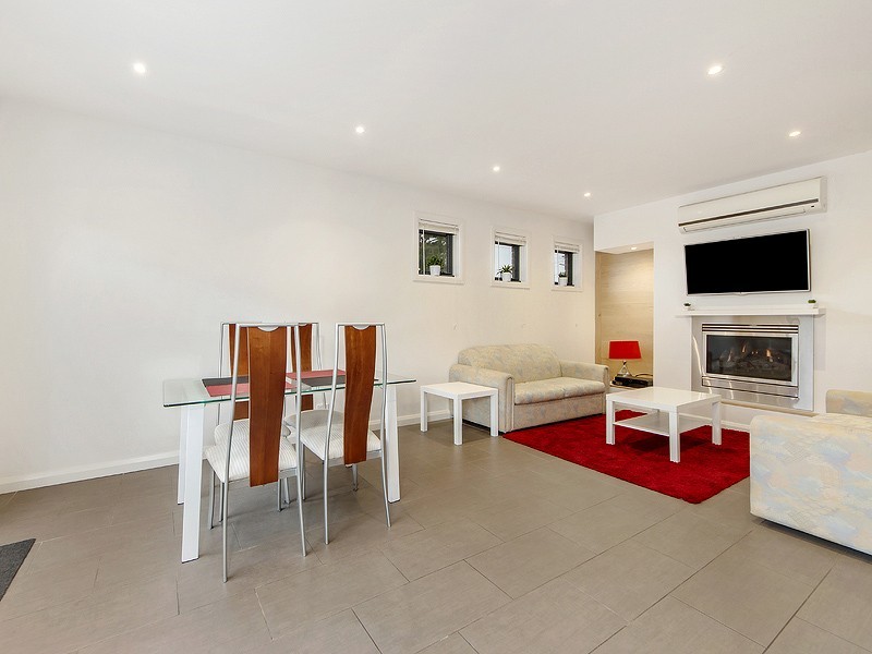 1/160 Biggs  Street, St Albans VIC 3021