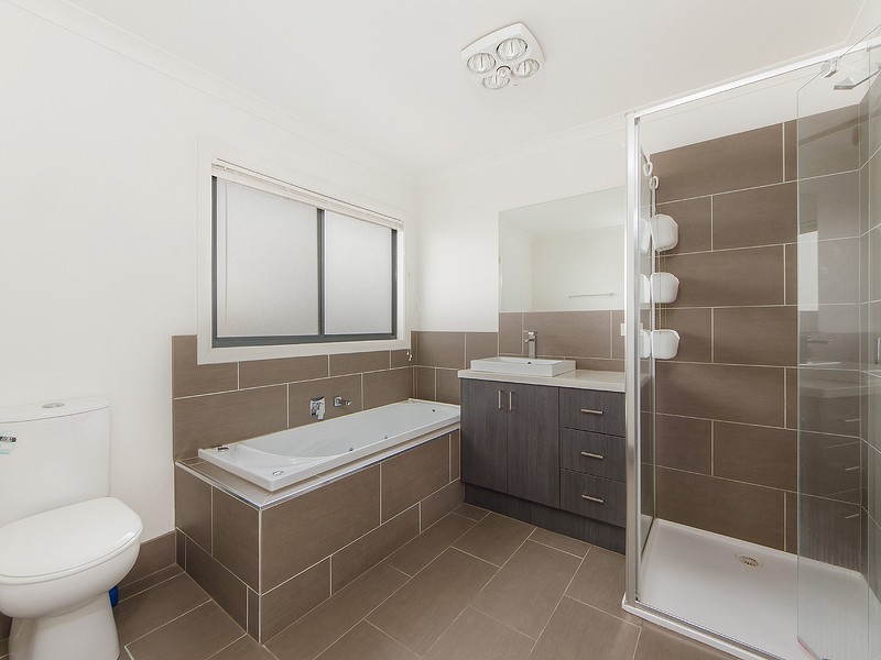 1/160 Biggs  Street, St Albans VIC 3021