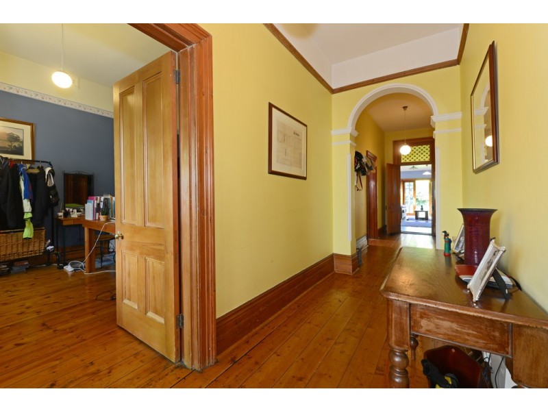 18 Forest Road, West Hobart TAS 7000