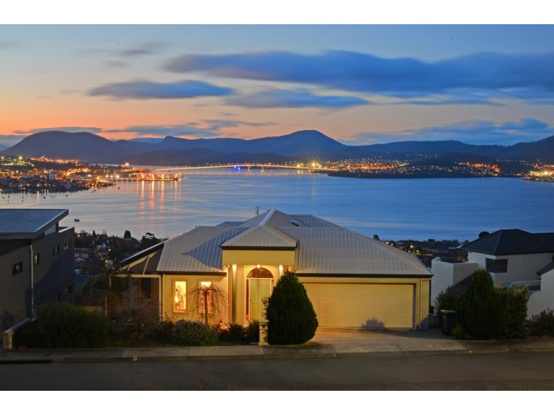 10 Virginia Court, Sandy Bay TAS 7005