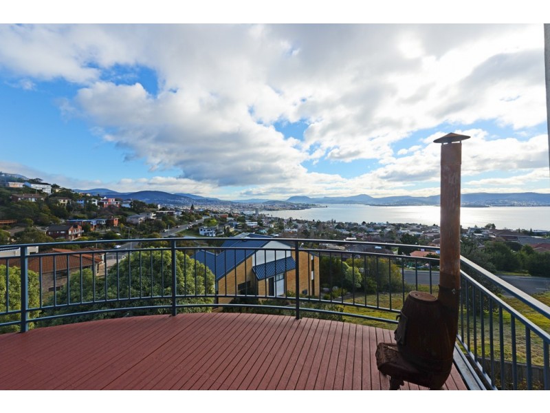 10 Virginia Court, Sandy Bay TAS 7005