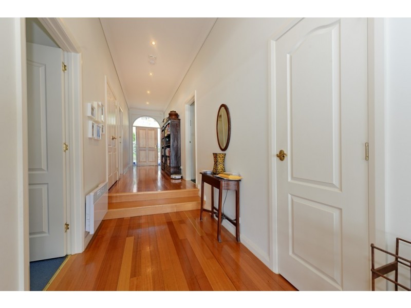 10 Virginia Court, Sandy Bay TAS 7005