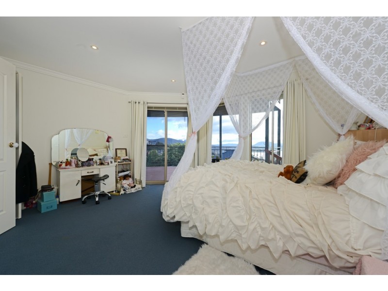 10 Virginia Court, Sandy Bay TAS 7005
